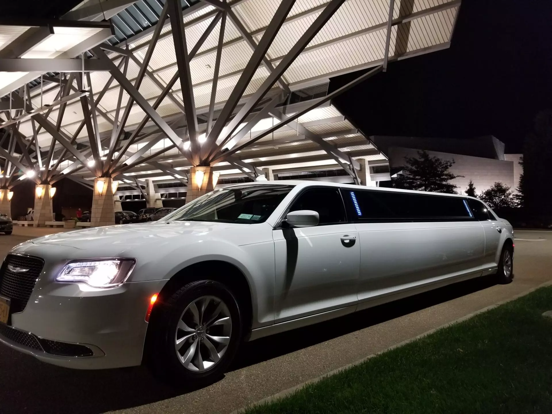 Luxury sedan and limo rides for weddings, proms, and vineyard tours