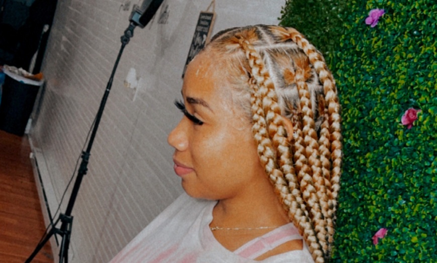 Image 2: Full Set Eyelash Extensions with Touch-Up and Large Knotless Braids