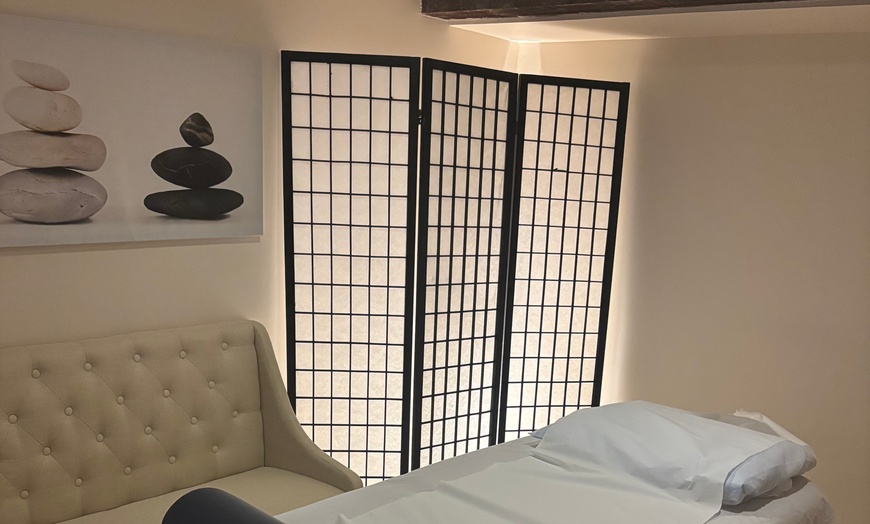 Image 3: Experience Acupuncture with a Single Session