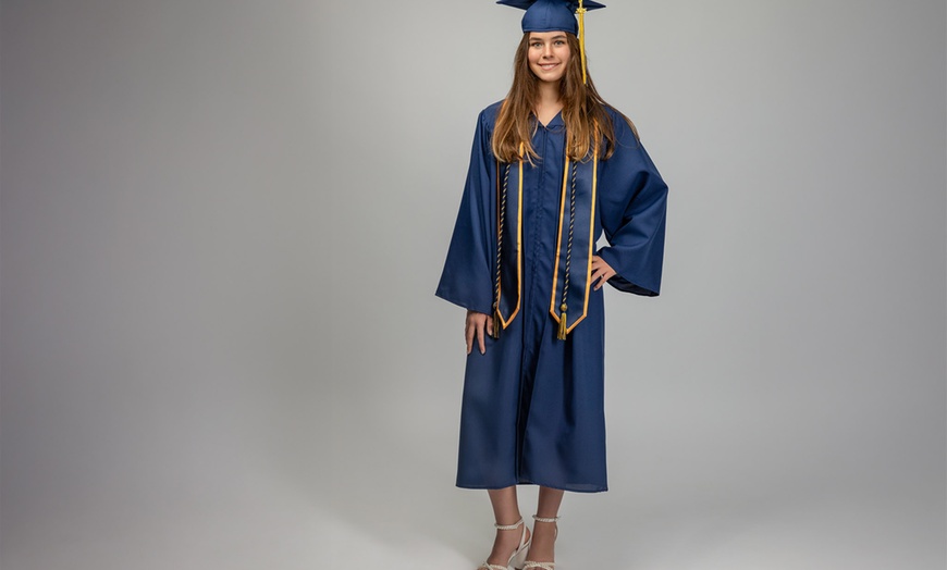 Image 7: Get a Studio Graduation Photo Session with 5 or 10 Pictures