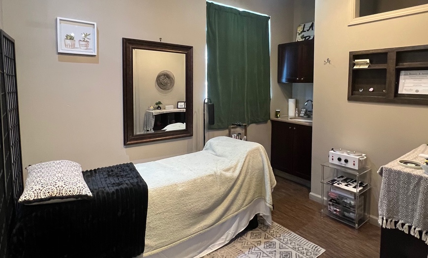 Image 2: Up to 43% Off on Eyelash Extensions at Lash House By Cam