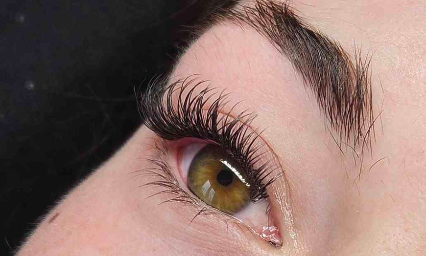 Image 4: Sublimez votre regard avec des extensions de cils sur mesure