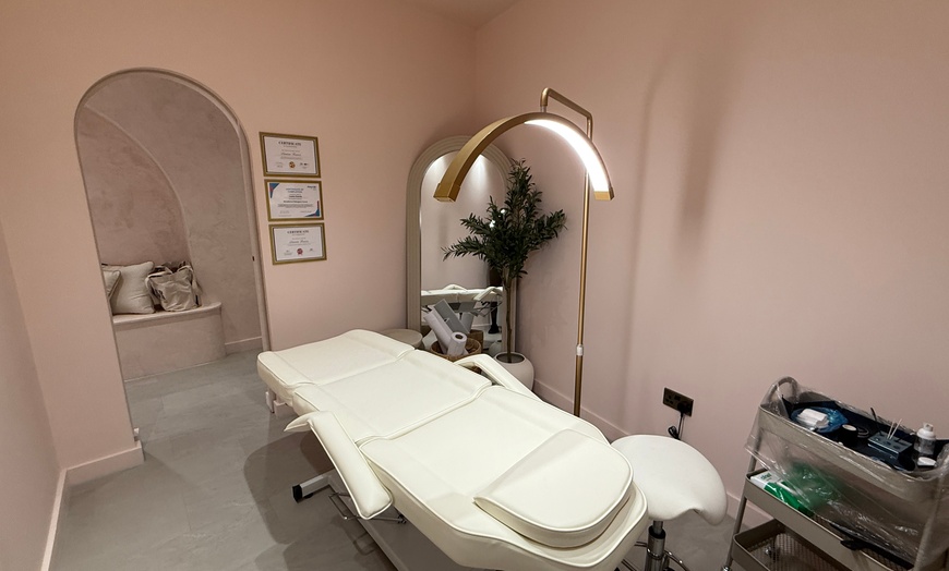 Image 3: Up to 60% Off on Makeup - Permanent at Stacked Strokes