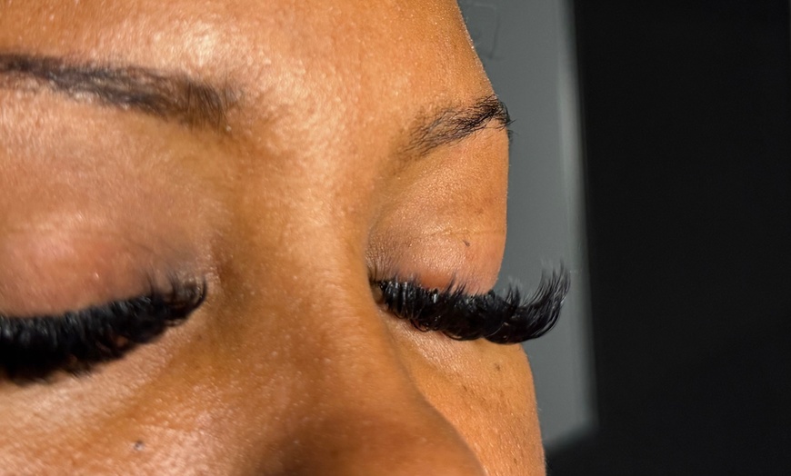 Image 3: Full Set of Classic Eyelash Extensions, Mega Volume, & More 