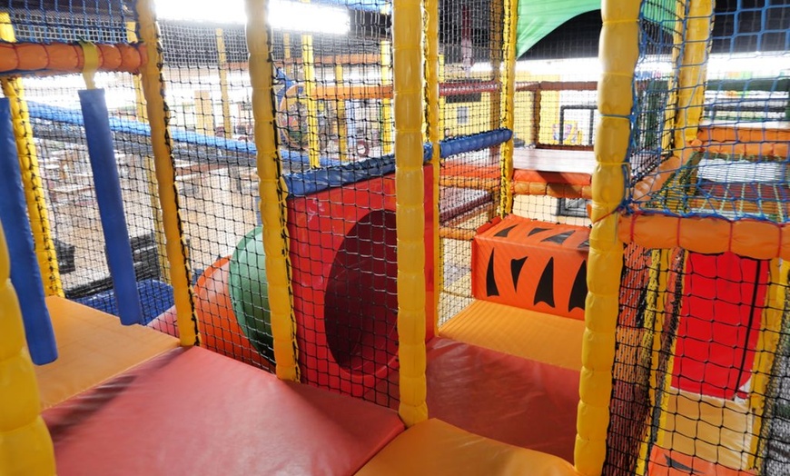 Image 4: Classic Party for 15 or 20 Children w/ Party Room, Host & Hot Buffet 