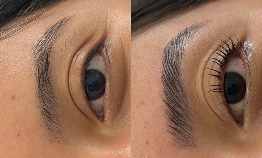 Image 3: Up to 40% Off on Eyelash Extensions at Lavish Lash Beauty Bar