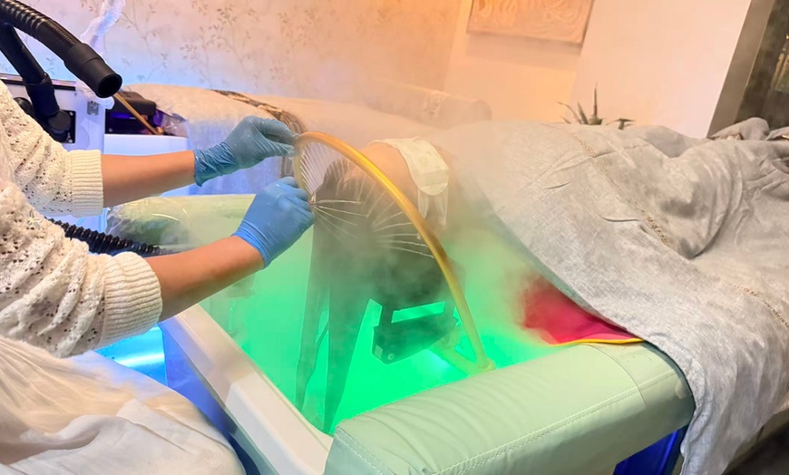 Image 2: Head & Full Body Spa with Complimentary Waxing & Acupressure