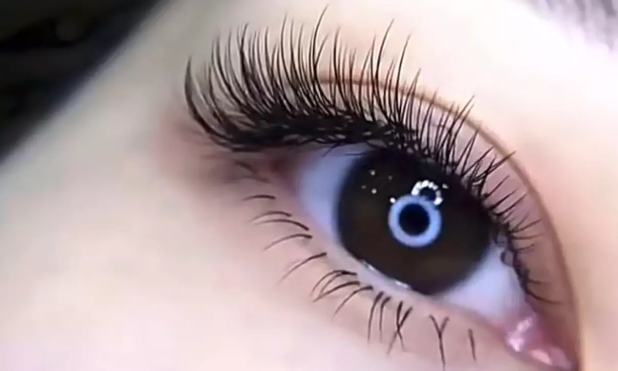 Classic, Hybrid, Volume, or Mega Volume Full Set Eyelash Extensions