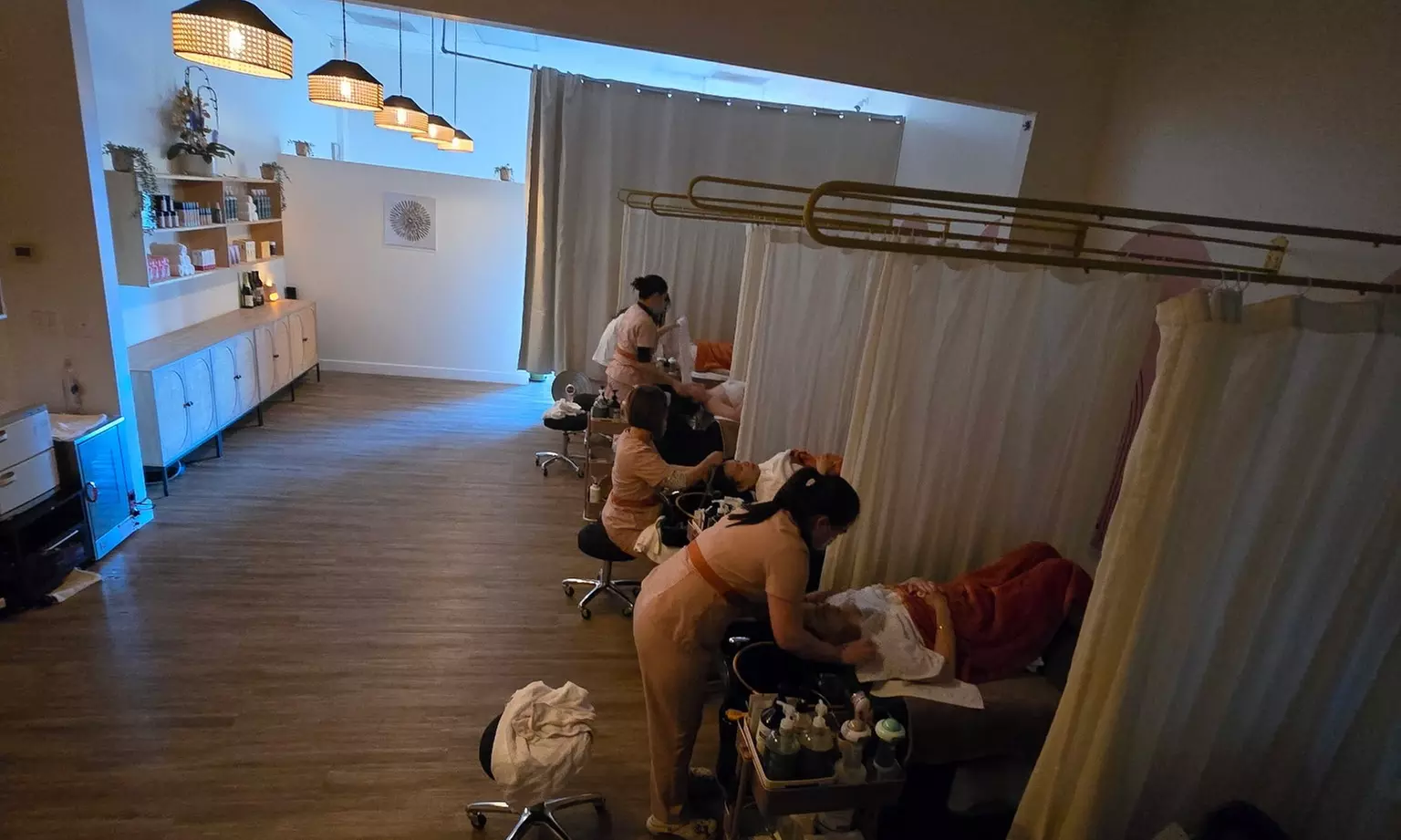 Experience Bliss: 30-Minute Quick Hair Wash with Scalp Acupressure 