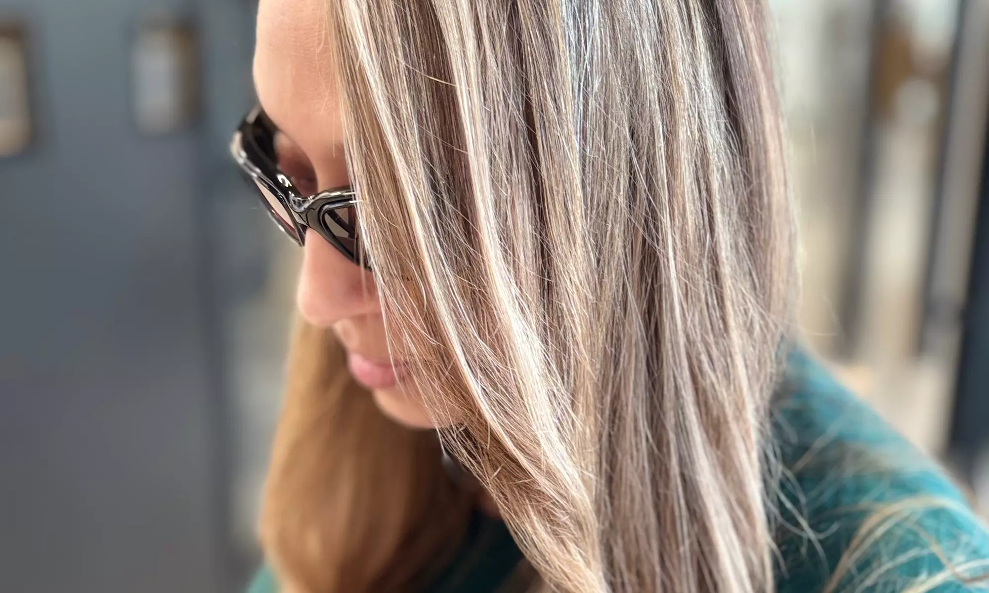 Transform Your Look with a Woman's Haircut, Color, Style
