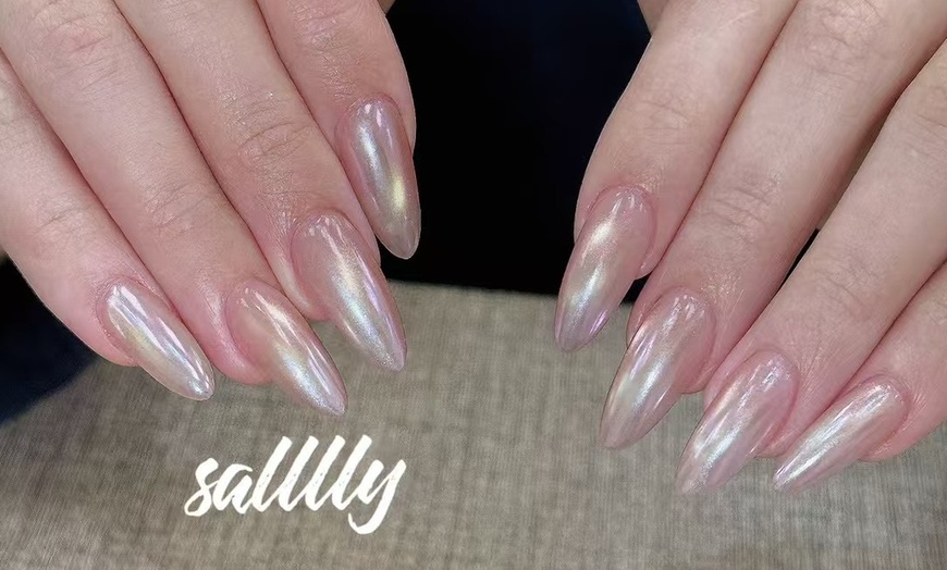 Image 3: One Gel or Gel Extension Manicure with Deluxe Hand Care Treatment
