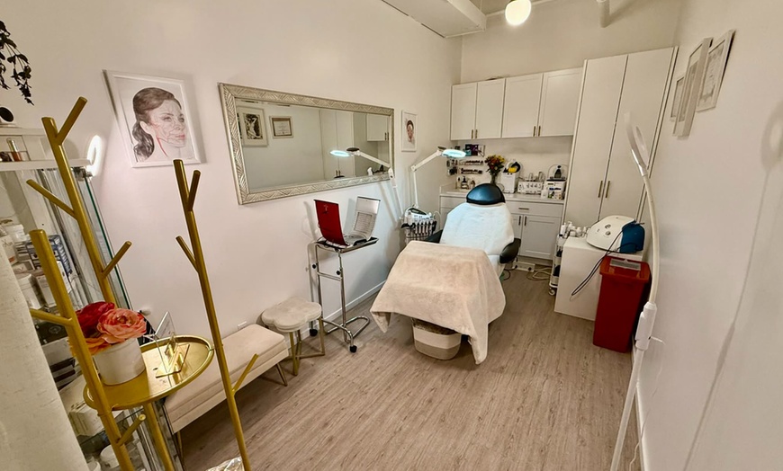 Image 5: 20, 40, or 60 Units of Botox Injections for Smoother, Refreshed Skin