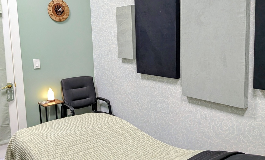 Image 6: Swedish Massage 60/90 Minute with Hot Stones & Aromatherapy for 1 or 2