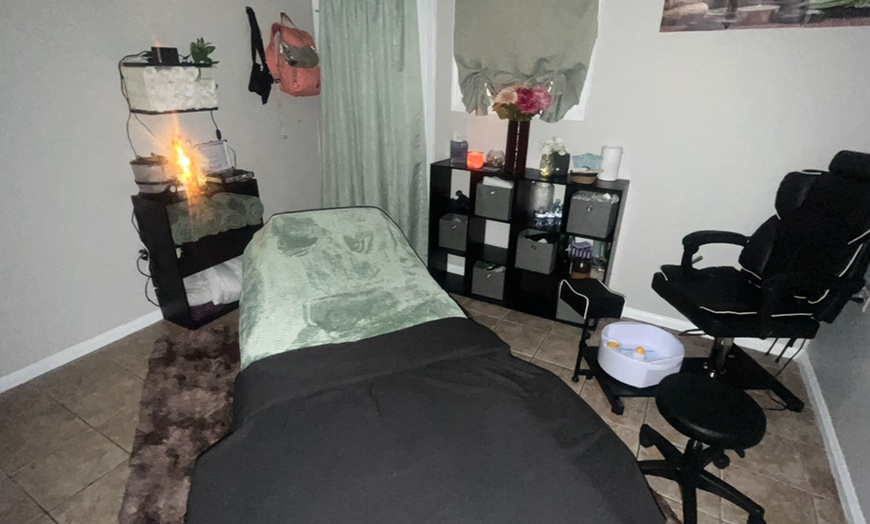Image 2: Relax with One 60 or 90-Minute Full-Body Massage for Couples