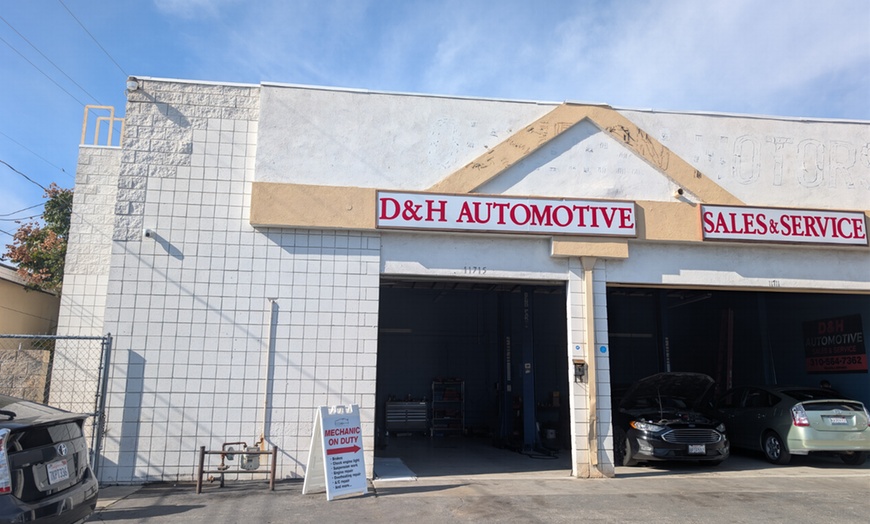 Image 2: Oil Change Packages with Filter Replacement