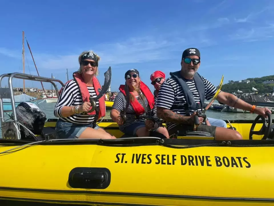 30- or 60-Minute Self Drive Boat Ride for Six People