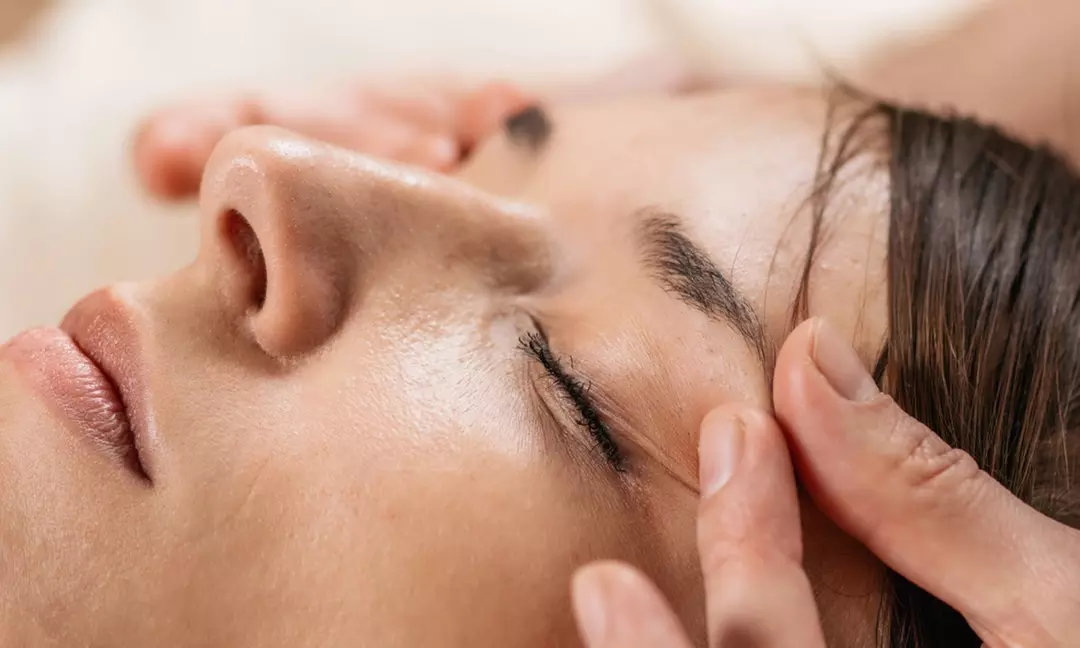 Experience Rejuvenating Facials with Microcurrent and Gua Sha