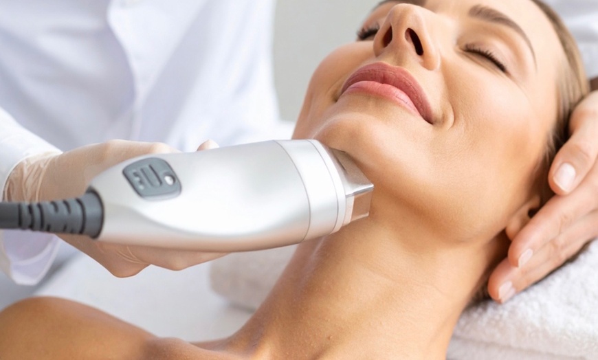 Image 4: Hydradermabrasion with Salmon DNA or Blue Copper + Oxygen & LED