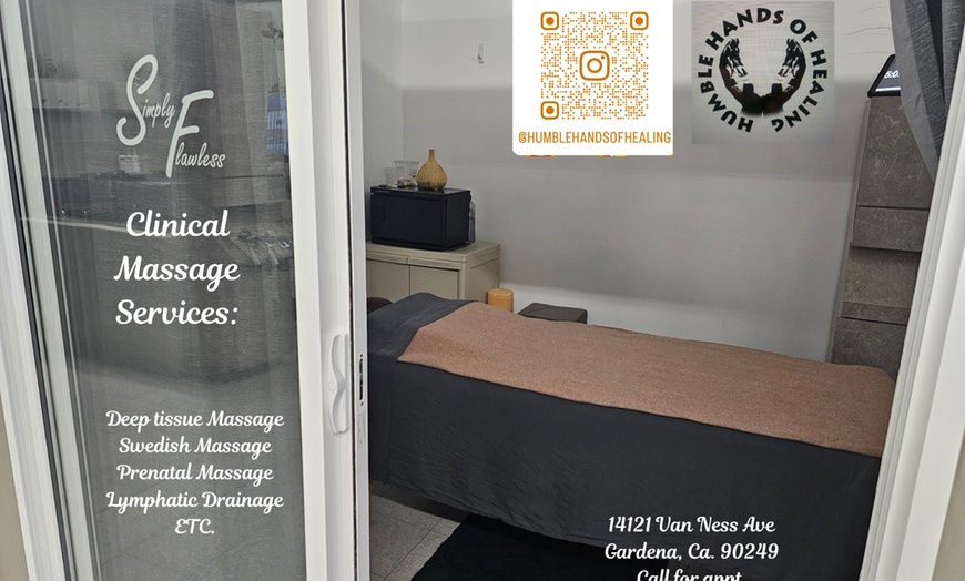 Image 2: Relax Yourself with One, Two, or Three Massages of Your Choice