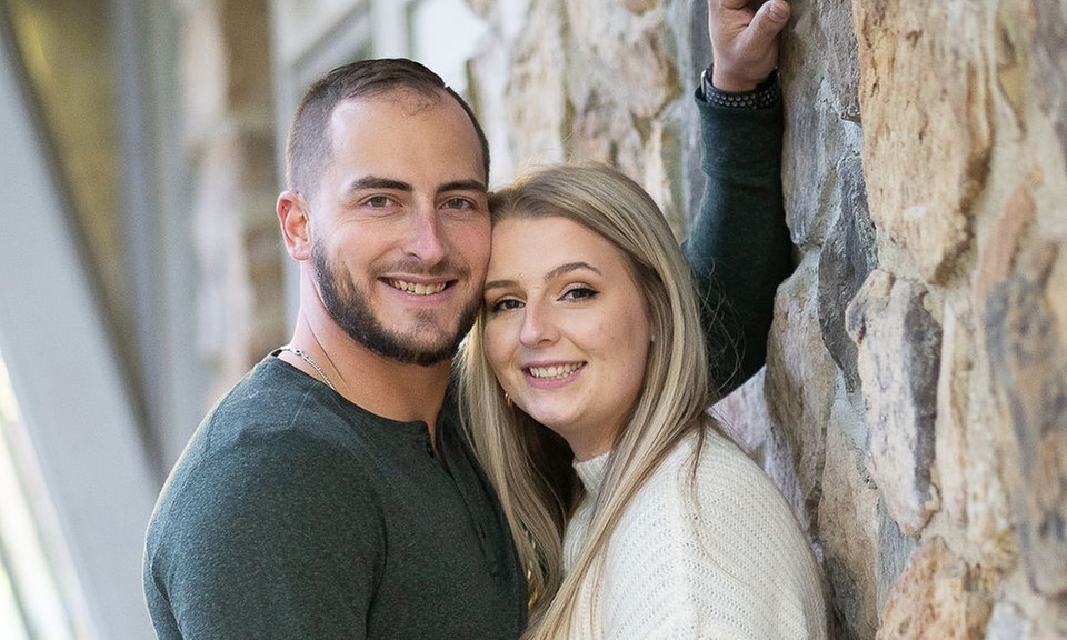 Enjoy a 45 or 60-min Engagement Session at Fellows Riverside Garden