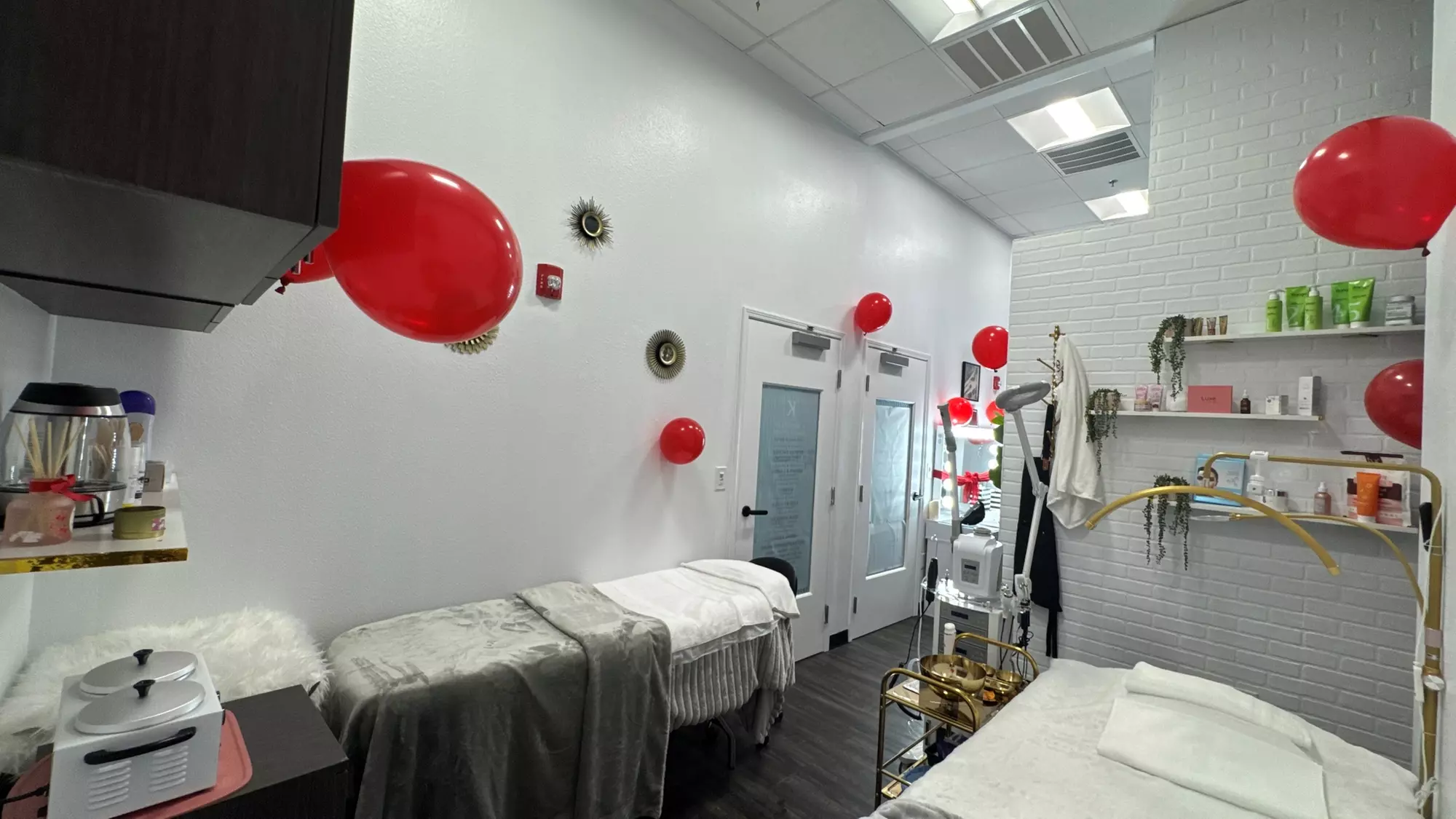 Get a Luxury & Deluxe Dry Gel Manicure and Pedicure Options