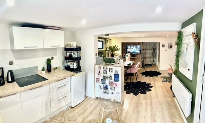 Image 4: Restructuration des sourcils, option teinture des cils et des sourcils