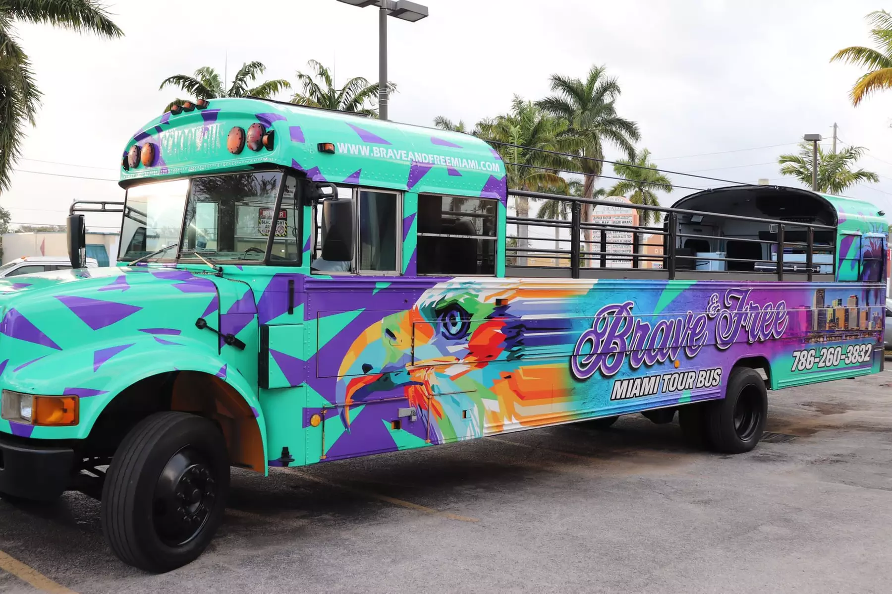 Private Open-Air Party Bus Rental for 15 – Miami Nightlife