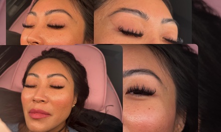 Full Set of Eyelash Extensions with 3D or 6D Volumes - Raw lash spa