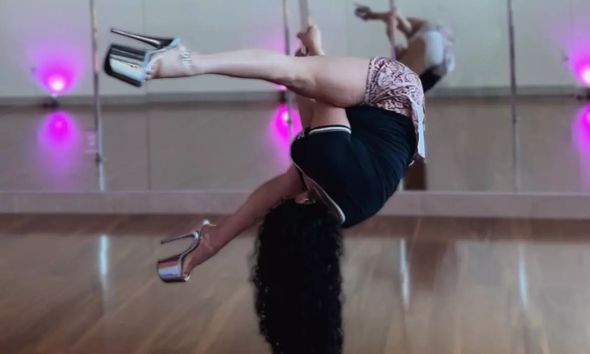 Aerial & Dance Fitness Classes – Legs Up Fitness & Aerial Arts, Texas