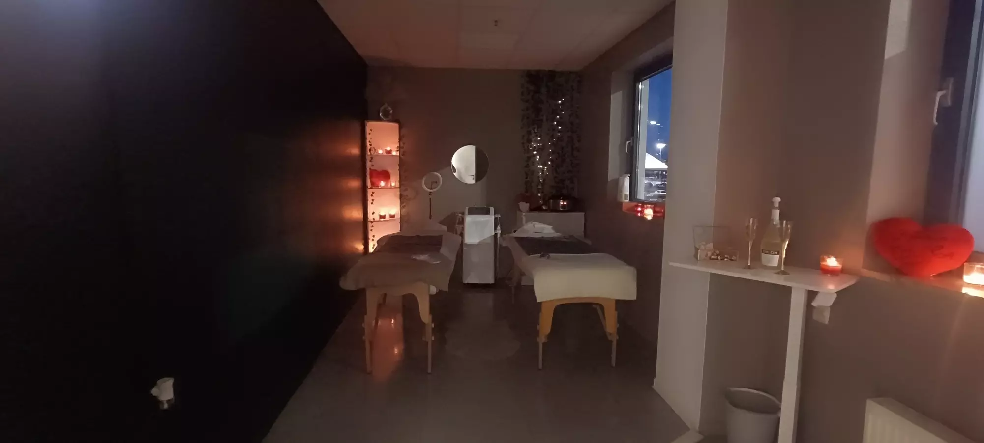 Dermapen: zabieg na twarz, szyję i dekolt dla młodszego wyglądu