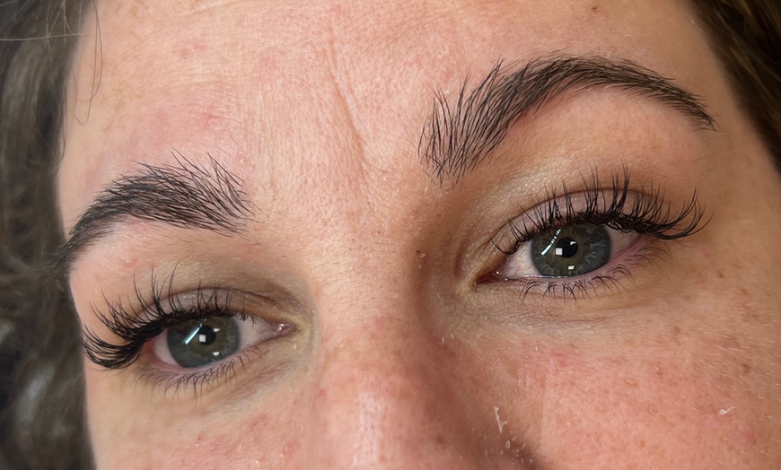 Image 4: Get Full Sets Classic, Hybrid, or Volume Eyelash Extensions