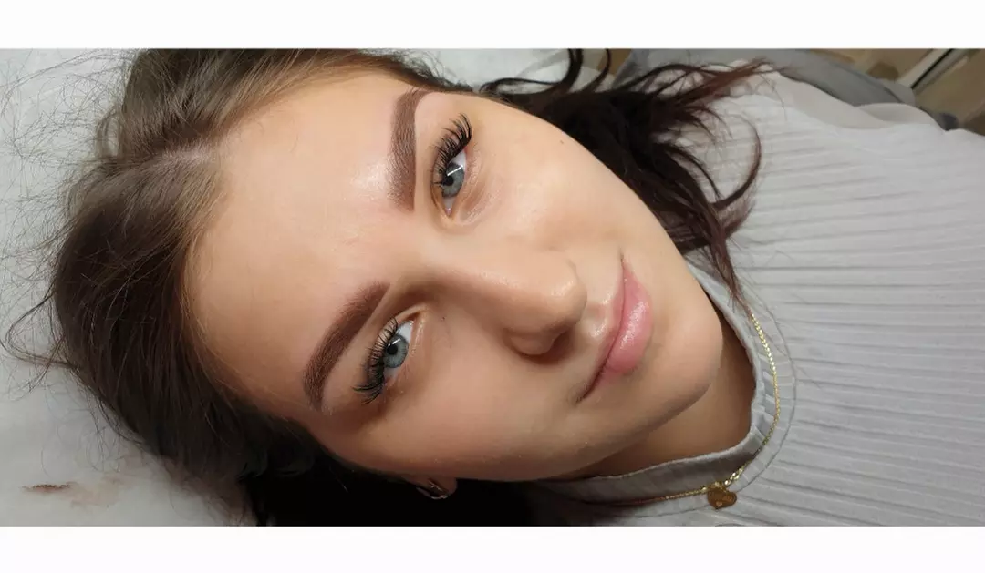 Makijaż permanentny brwi