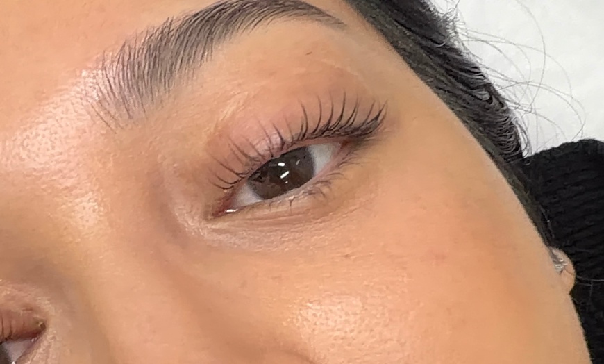 Image 4: Up to 60% Off on Eyelash Extensions at Silklashnbrow