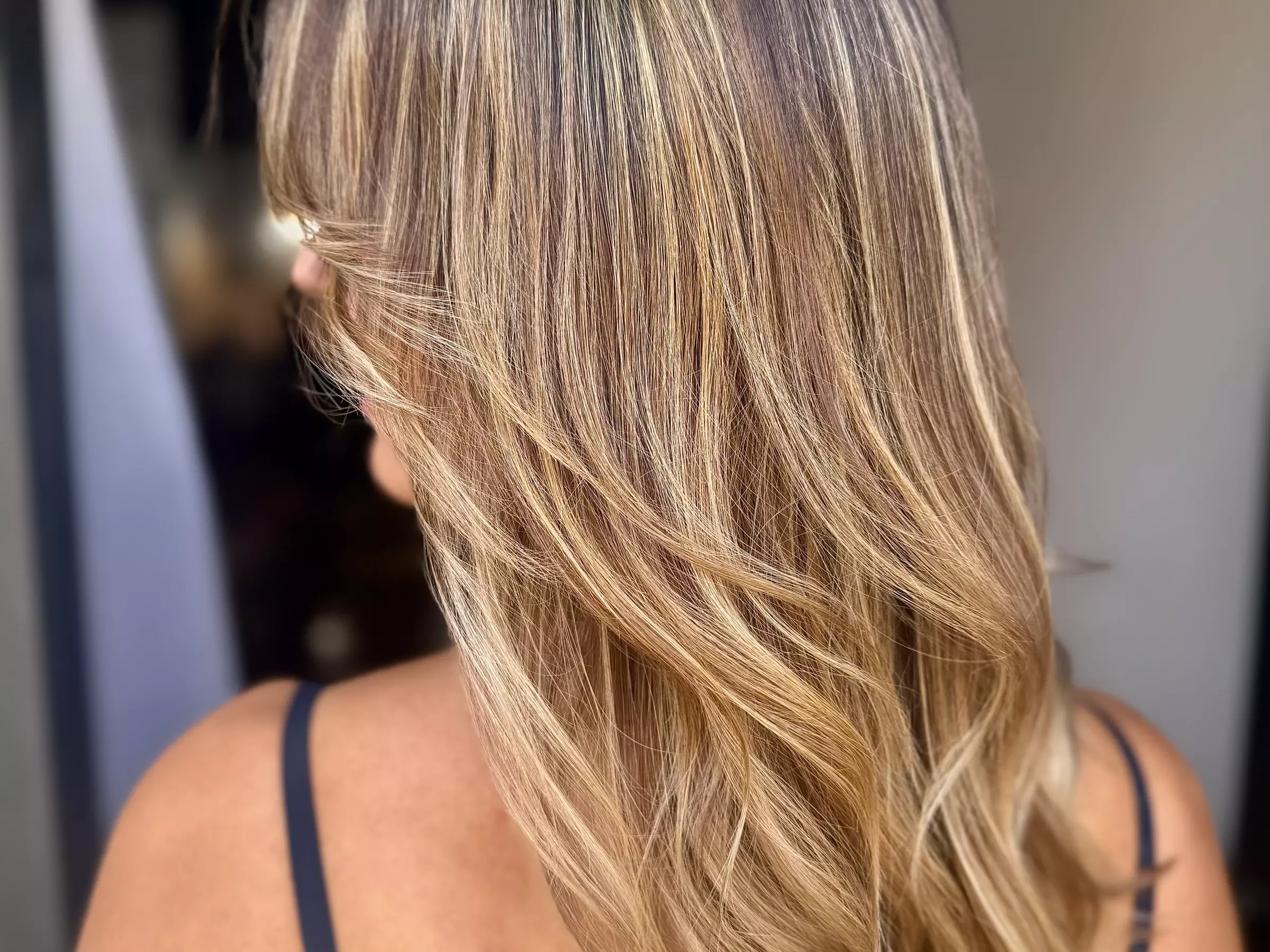 Women’s Haircut & Conditioning w/w/o Root Touch up, Highlight or More