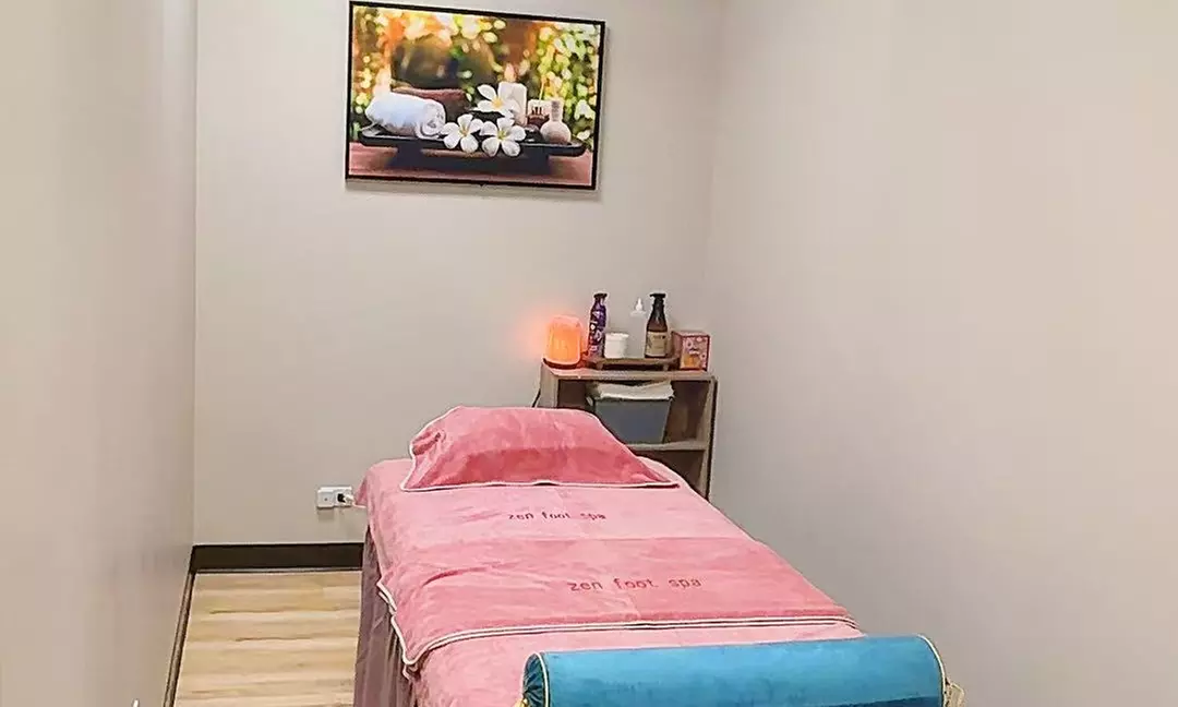 Therapeutic Body Massages with Essential Oil & Hot Stone Treatment