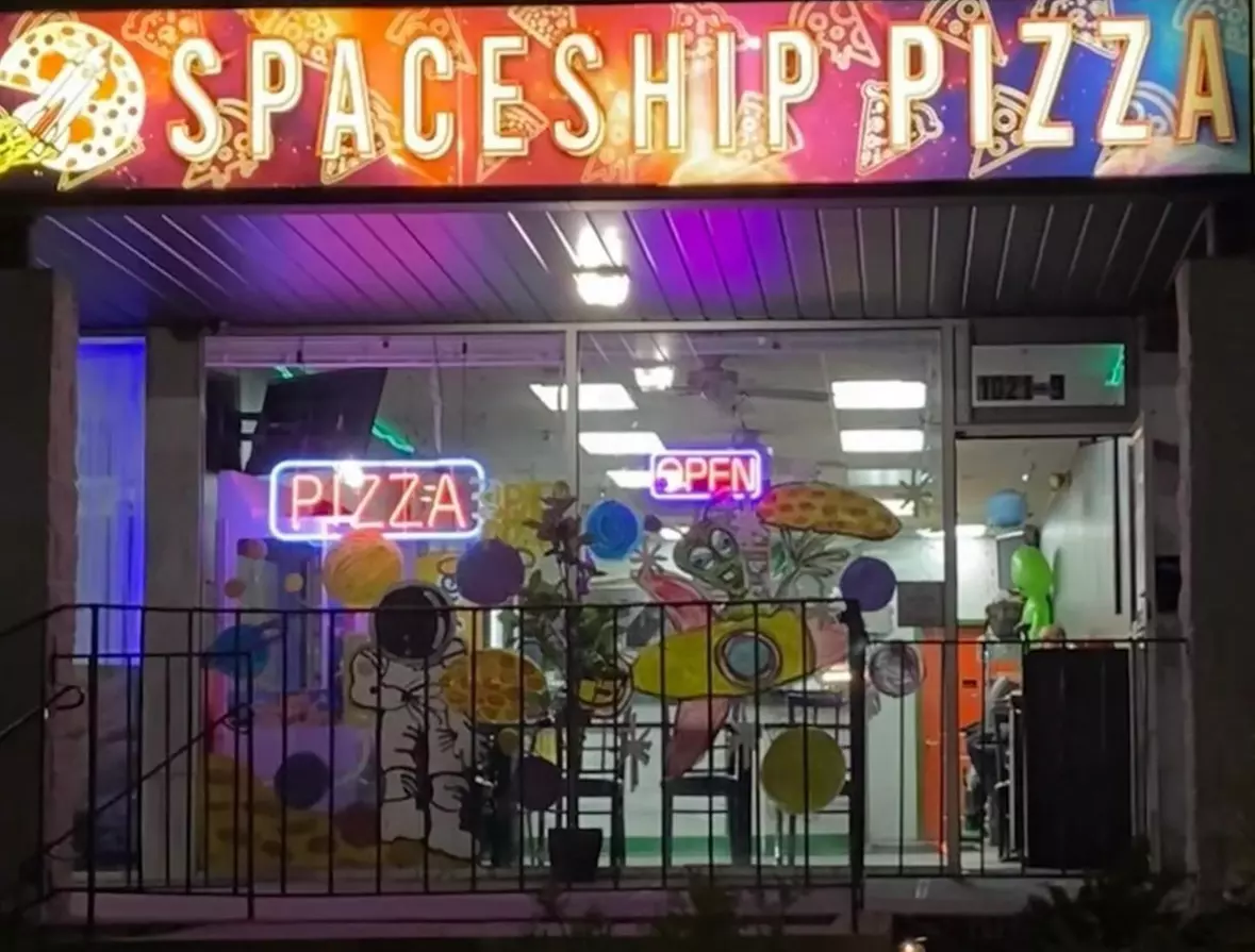 Up to 40% Off on Pizza at Spaceship Pizza - Second Medium