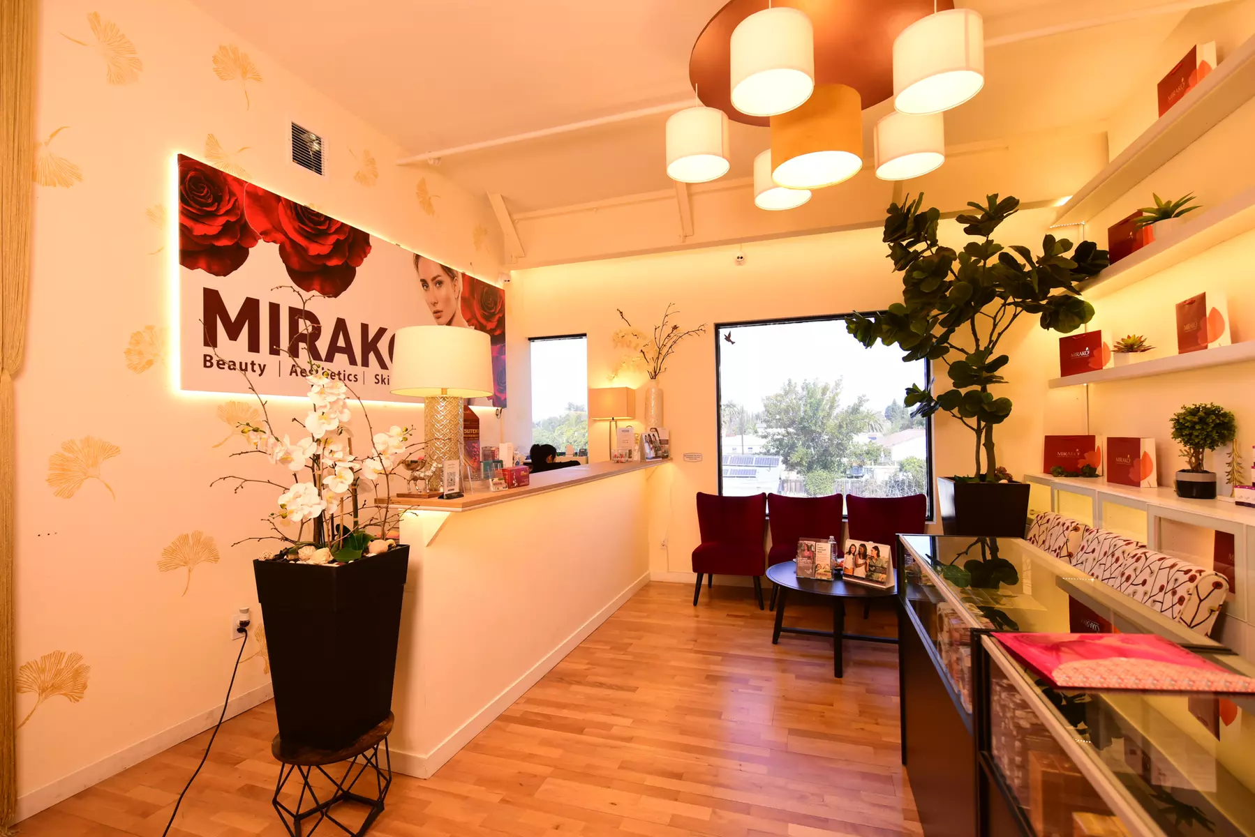 Rejuvenate your skin with a 60-min facial and complementary treatments