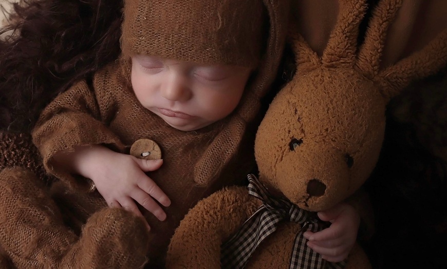 Image 4: Baby Photoshoot with Prints