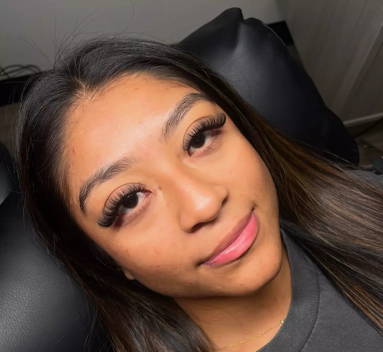Enhance Your Eyes: Full Set Extensions