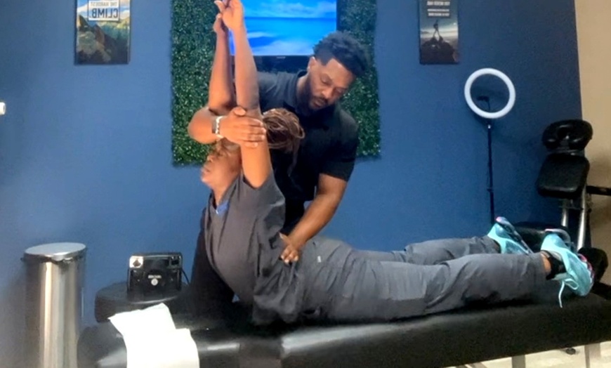 Image 2: Boost Flexibility with 25 min 1-on-1 Assisted Stretch Therapy