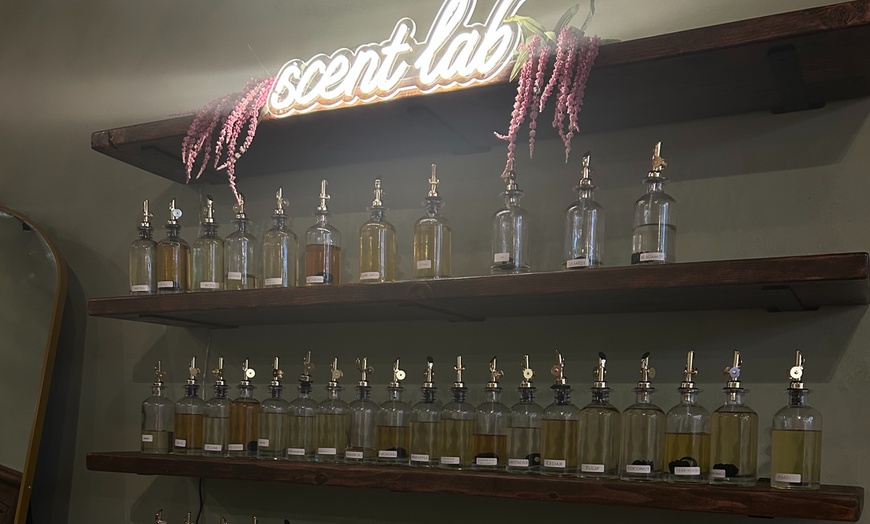 Image 6: Perfume Handcraft Class Deals & Discounts - Up to 38% Off