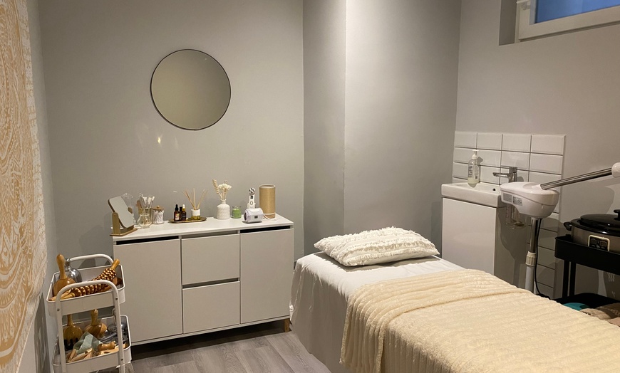 Image 2: Higiene facial y opción a microdermoabrasión, maderoterapia o más 