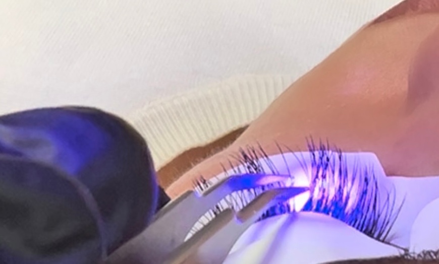 Image 1: Transform Your Look: Faux Mink Individual Classic Lash Extensions