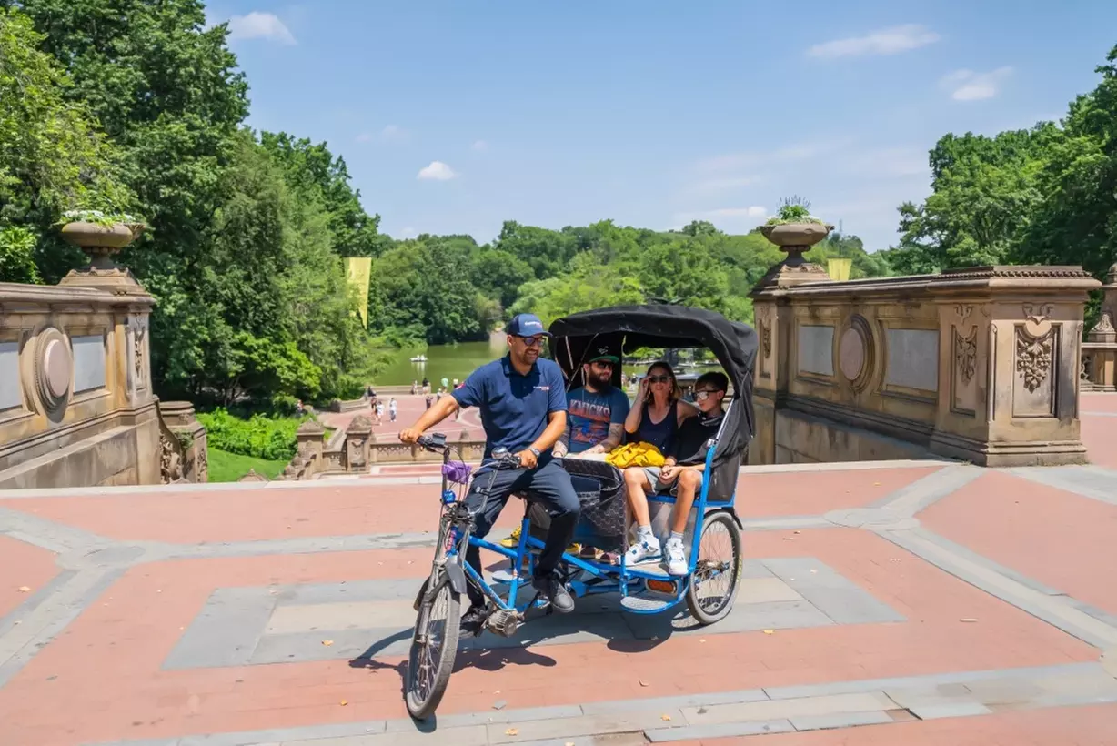 Guided Central Park Tour in an Eco-Friendly Pedicab w/ Photo Stops