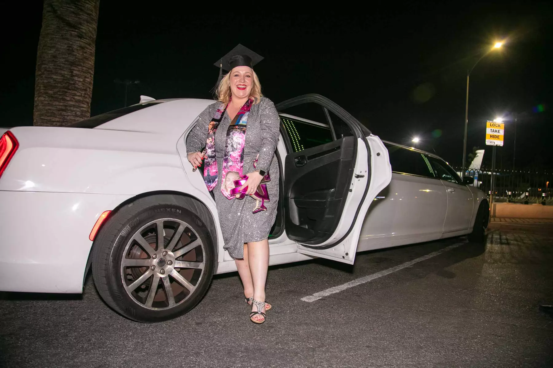 VIP Limo Photo Tour: Iconic Landmarks & Professional Photography