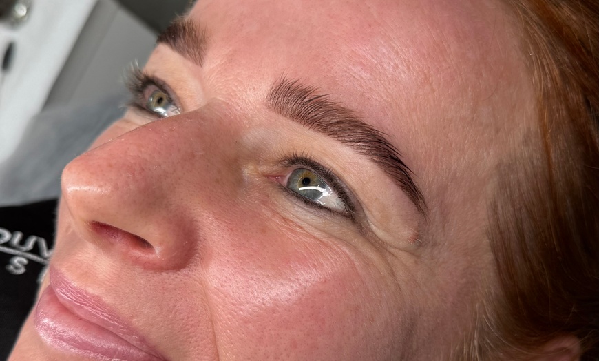 Image 1: Henna pudrowa brwi z opcjonalną geometrią oraz regulacją