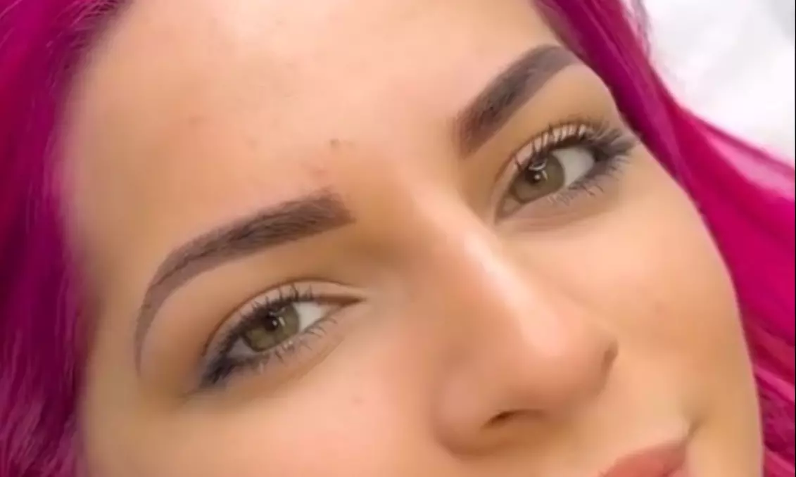 One Microblading or Ombre Microshading Session