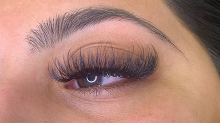 Full Set of Classic Eyelash Extensions - Nails Lash & More