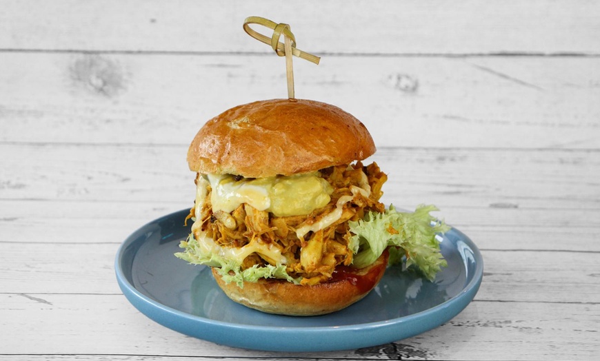 Image 3: Burger-Genuss: Dream Burger inkl. Beilage nach Wahl für 1 - 4 Personen