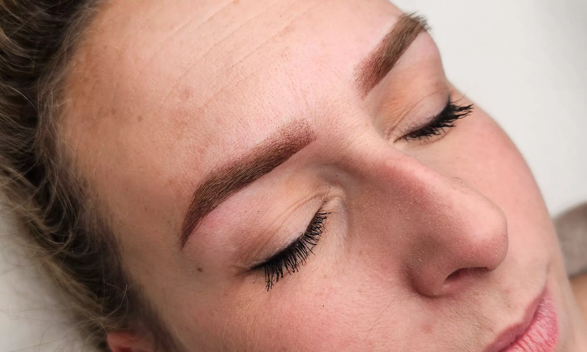 Permanent Make-up - Powderbrows, Wimpernkranz oder Lippen für 1 Person